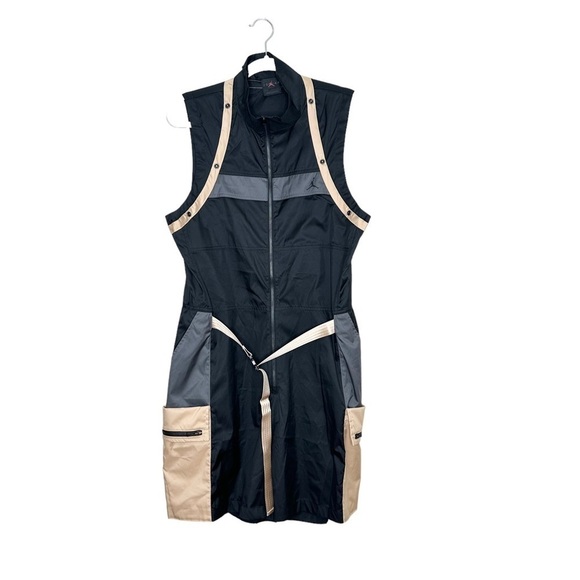 NIKE Air Jordan Women's Next Utility Capsule Romper - Picture 4 of 11